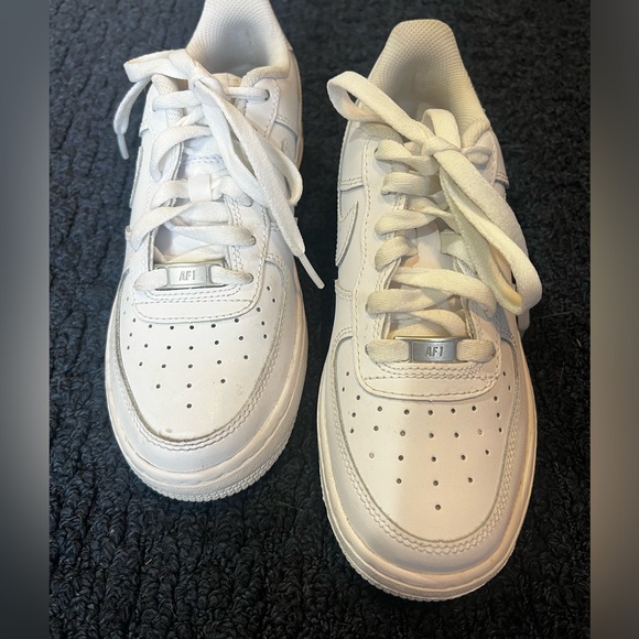 Nike AF1. - Picture 2 of 5